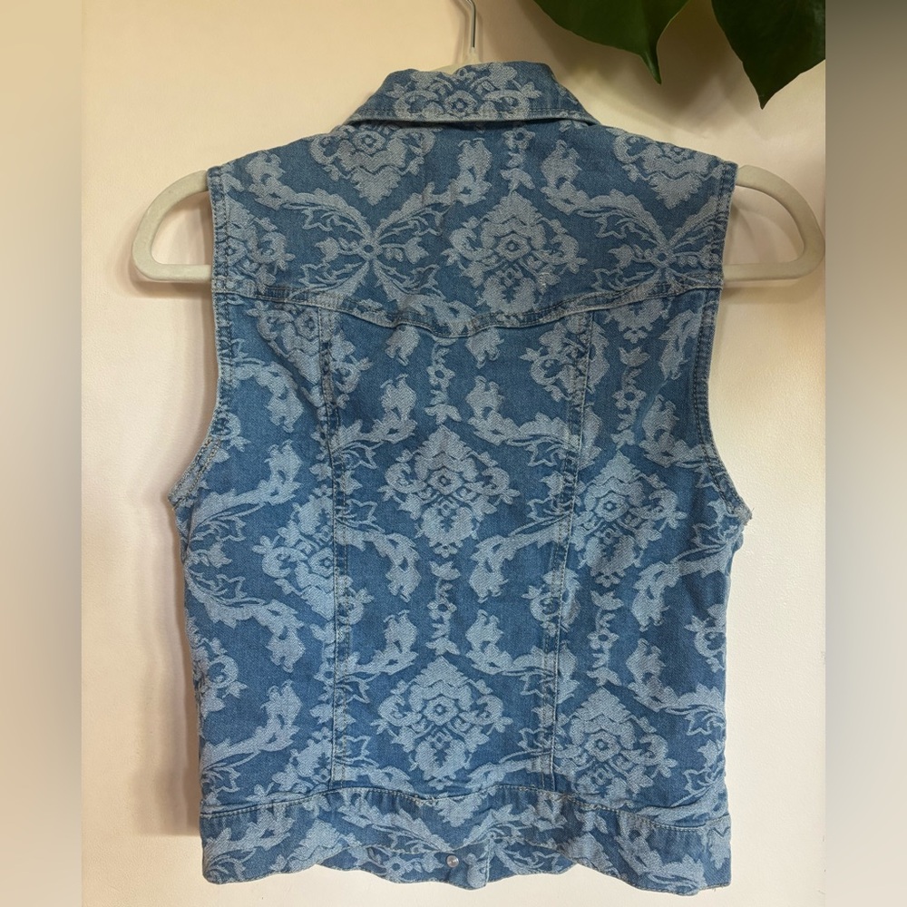 Denim Vest with Damask Pattern - Picture 4 of 4